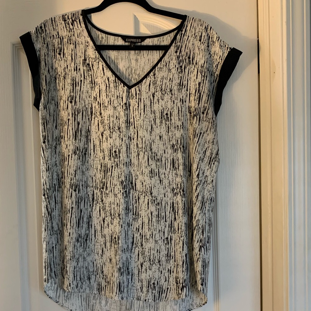 Express blouse black & white